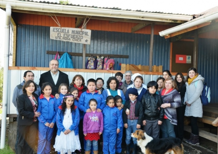 Anuncian construcción de pasillo techado para Escuela El Esfuerzo de Santa Rosa