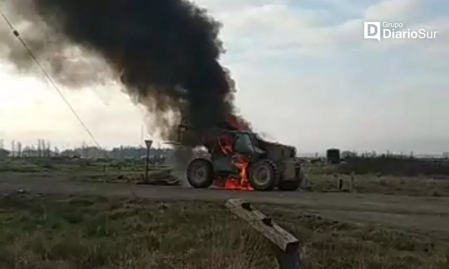 Una máquina agrícola se incendió en fundo Huite