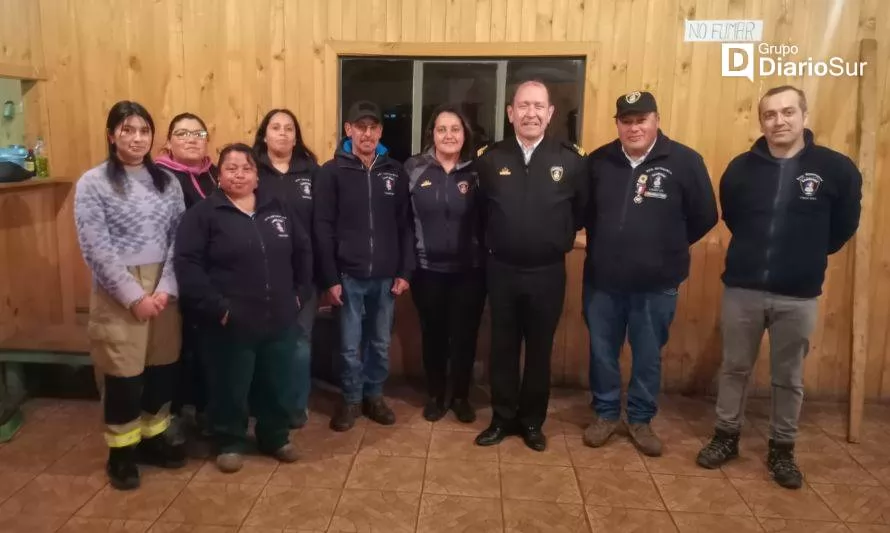 Presidente nacional visitó cuerpos de bomberos rurales de la región de Los Ríos