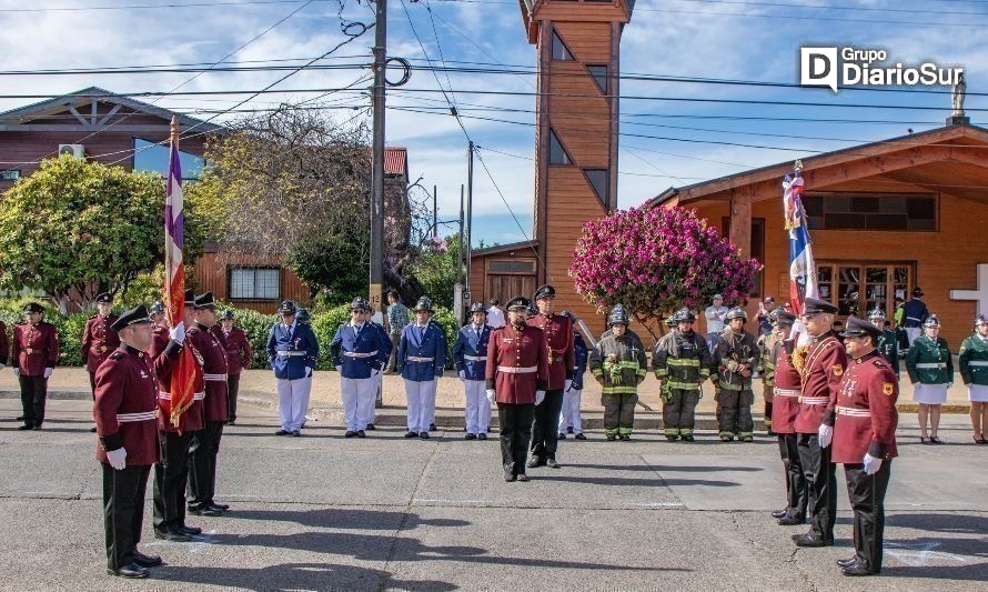 Desfile de aniversario del Cuerpo de Bomberos de Paillaco