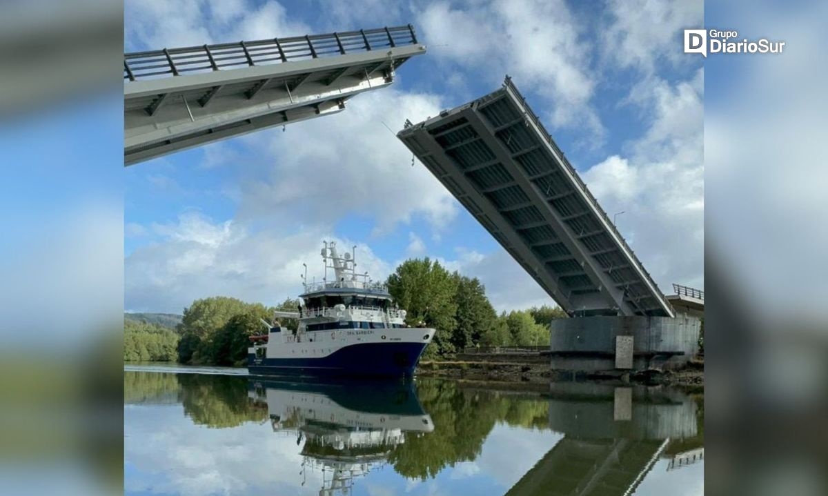 MOP realizó nueva apertura del puente Cau Cau para el paso de embarcación