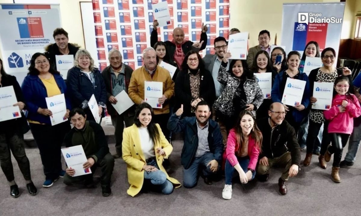 Familias de Panguipulli, La Unión y Valdivia recibieron sus Títulos de Dominio