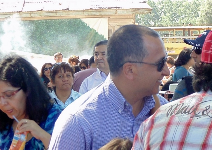 Futuro intendente Egon Montecinos visitó Antilhue en tren El Valdiviano