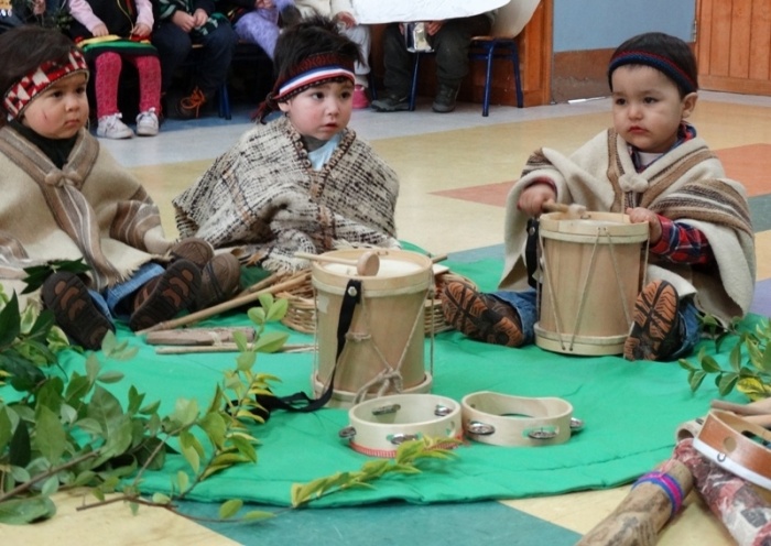 Parvulitos de Paillaco conocieron las costumbres, cultura y arte del pueblo mapuche en la semana de la interculturalidad