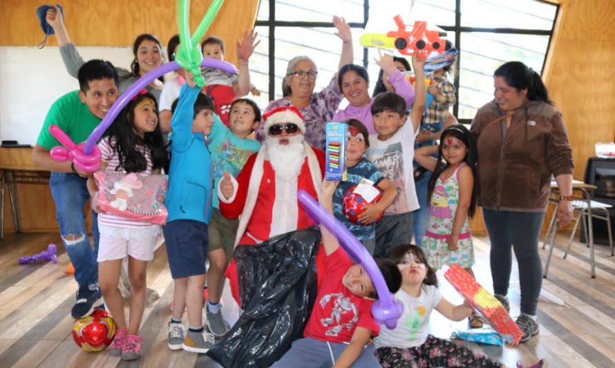 Municipalidad de Paillaco ayudó al Viejito Pascuero a entregar más de 4000 regalos de Navidad