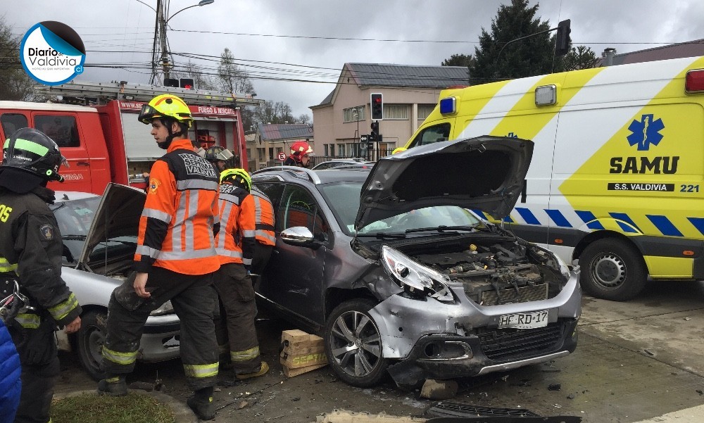 Accidente de tránsito en Francia con Simpson en Valdivia