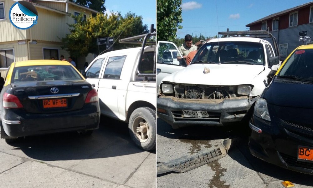Camioneta y taxi colisionaron este lunes en Paillaco 