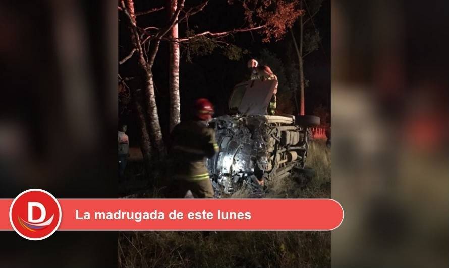 Futrono: Vehículo volcado en Nontuelá dejó como saldo a un lesionado