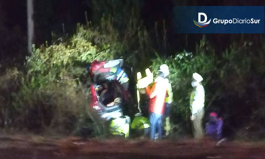Accidente: Vehículo volcado en Ruta 5 Sur en la rotonda de Paillaco

