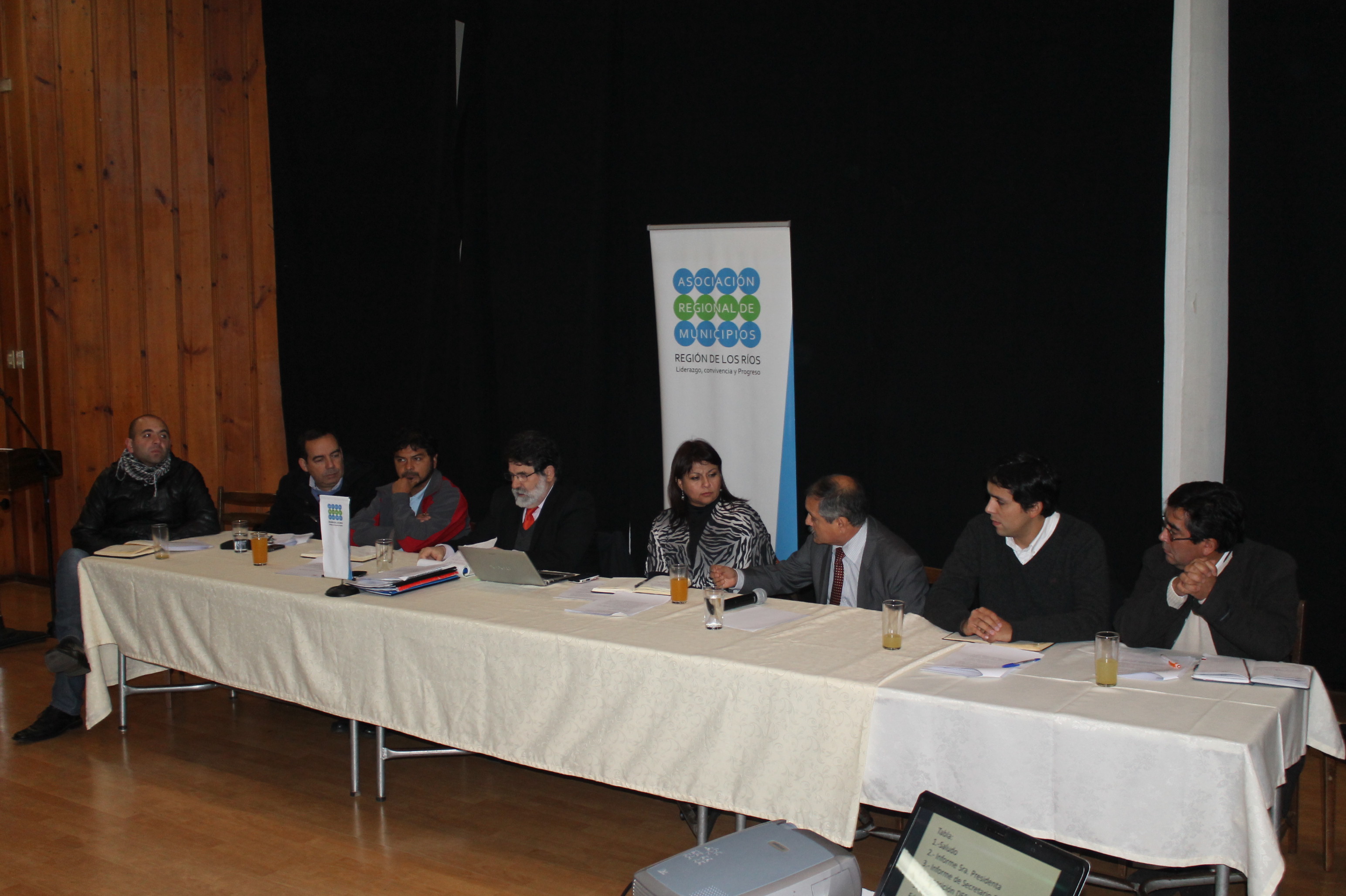 Nueva directiva encabezó en Paillaco reunión oficial de la Asociación de Municipalidades