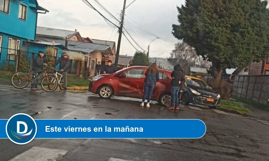 Reportan colisión vehicular en Paillaco urbano