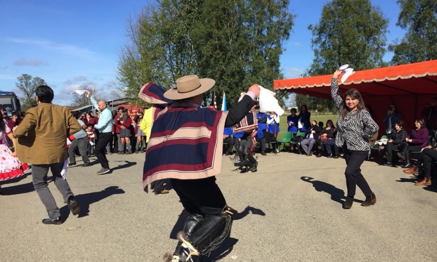  El Llolly e Itropulli abrieron las celebraciones de Fiestas Patrias en Paillaco 